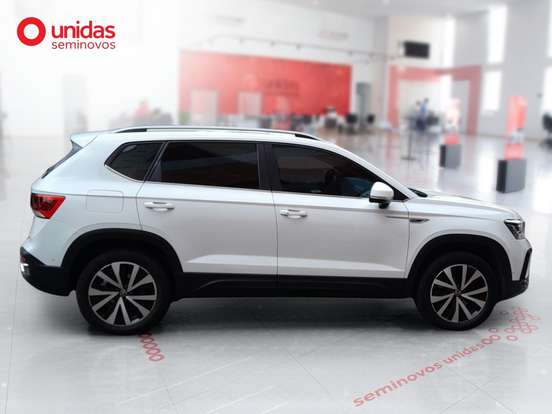 VOLKSWAGEN-TAOS-2023