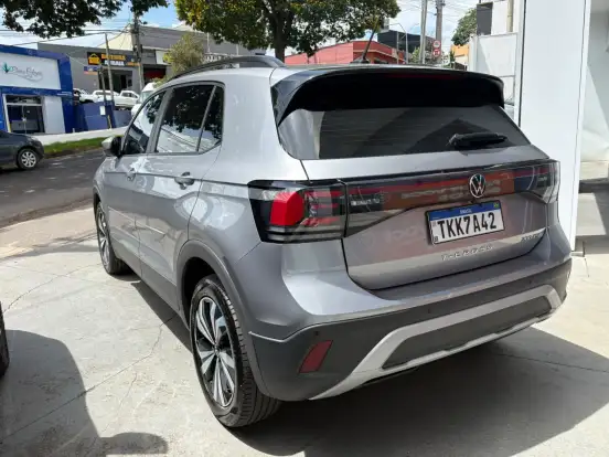 VOLKSWAGEN-T-CROSS-2025