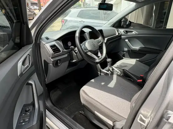 VOLKSWAGEN-T-CROSS-2025