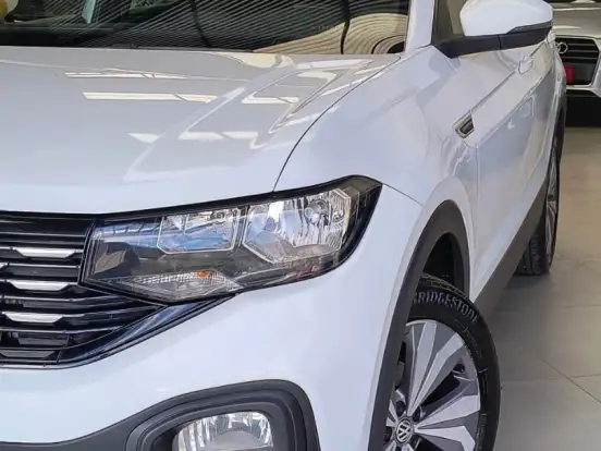 VOLKSWAGEN-T-CROSS-1.0 200 TSI TOTAL FLEX AUTOMÁTICO VOLKSWAGEN-T-CROSS-2020