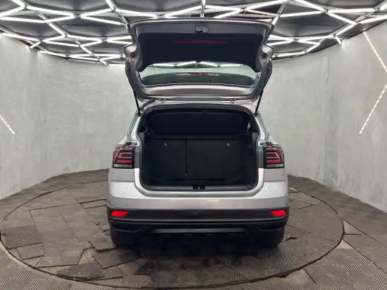 VOLKSWAGEN-T-CROSS-2024