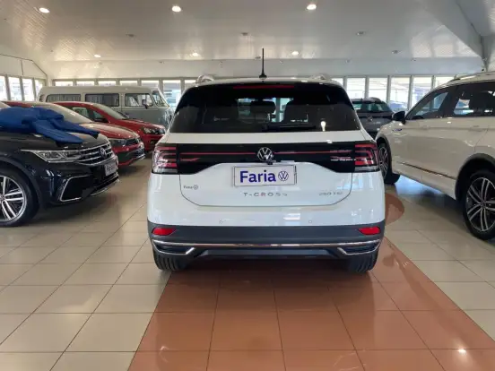 VOLKSWAGEN-T-CROSS-2024