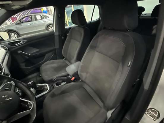 VOLKSWAGEN-T-CROSS-2024