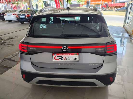 VOLKSWAGEN-T-CROSS-2025