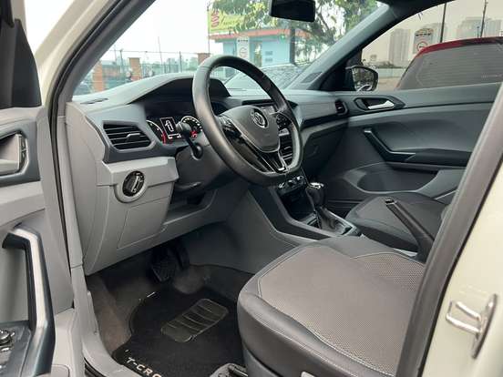 VOLKSWAGEN-T-CROSS-2019