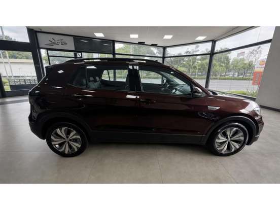 VOLKSWAGEN-T-CROSS-2019