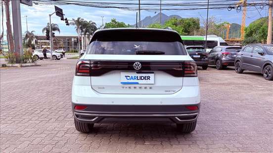 VOLKSWAGEN-T-CROSS-2021