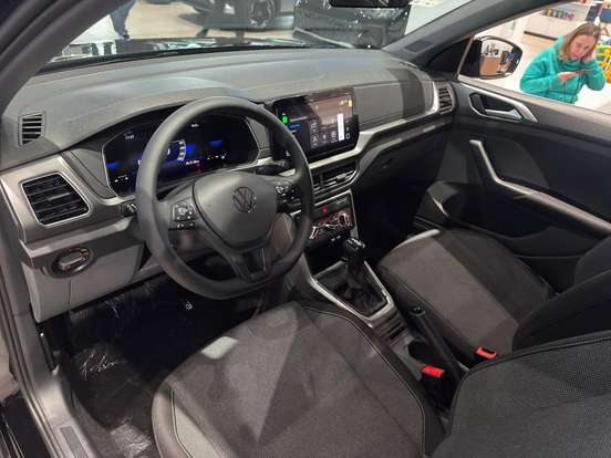 VOLKSWAGEN-T-CROSS-2026