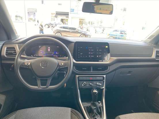 VOLKSWAGEN-T-CROSS-2024