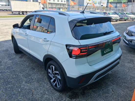 VOLKSWAGEN-T-CROSS-2025
