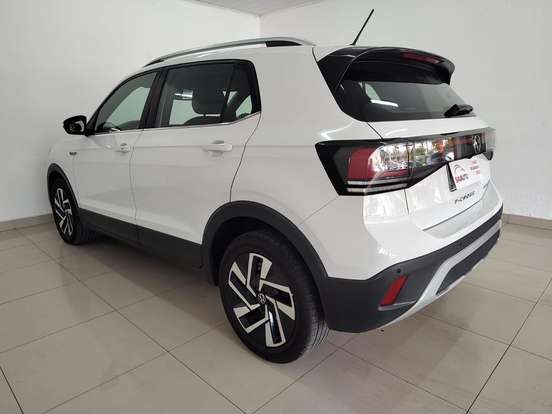 VOLKSWAGEN-T-CROSS-2024
