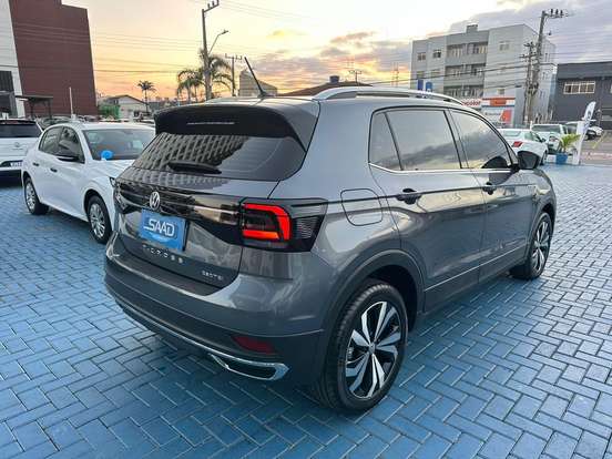 VOLKSWAGEN-T-CROSS-2021