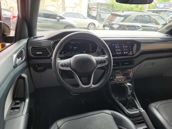 VOLKSWAGEN-T-CROSS-1.4 250 TSI TOTAL FLEX HIGHLINE AUTOMÁTICO VOLKSWAGEN-T-CROSS-2022