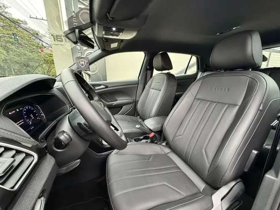 VOLKSWAGEN-T-CROSS-2025