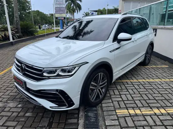 VOLKSWAGEN-TIGUAN-2.0 300 TSI GASOLINA ALLSPACE R-LINE AUTOMÁTICO VOLKSWAGEN-TIGUAN-2024