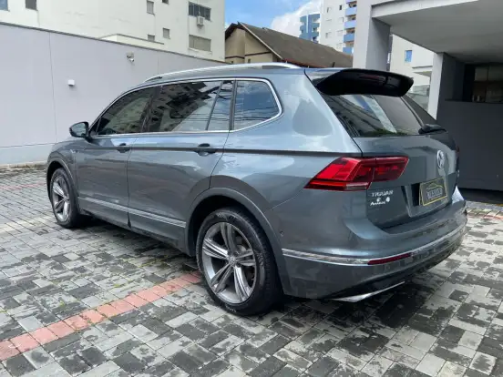 VOLKSWAGEN-TIGUAN-2018