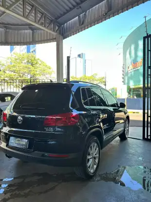 VOLKSWAGEN-TIGUAN-2011
