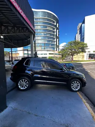 VOLKSWAGEN-TIGUAN-2011