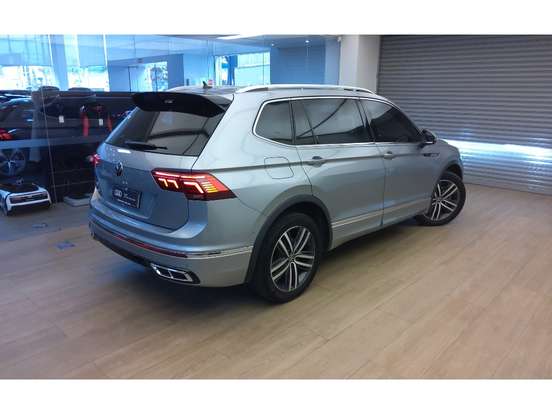 VOLKSWAGEN-TIGUAN-2024