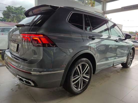 VOLKSWAGEN-TIGUAN-2.0 300 TSI GASOLINA ALLSPACE R-LINE AUTOMÁTICO VOLKSWAGEN-TIGUAN-2024