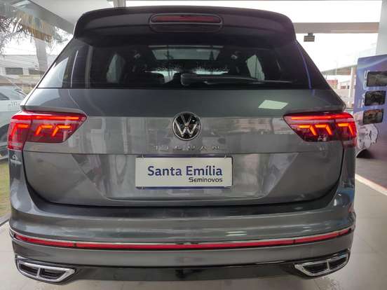 VOLKSWAGEN-TIGUAN-2.0 300 TSI GASOLINA ALLSPACE R-LINE AUTOMÁTICO VOLKSWAGEN-TIGUAN-2024
