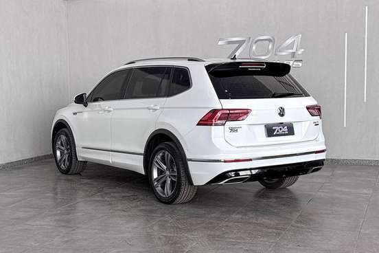 VOLKSWAGEN-TIGUAN-2021
