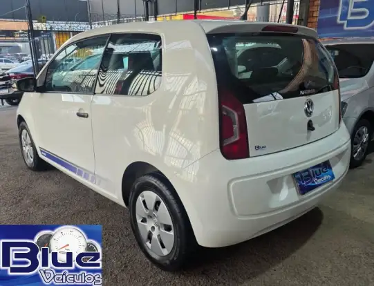 VOLKSWAGEN-UP-2016