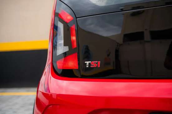 VOLKSWAGEN-UP-2019