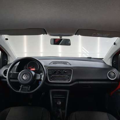 VOLKSWAGEN-UP-2015