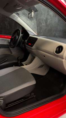 VOLKSWAGEN-UP-2015