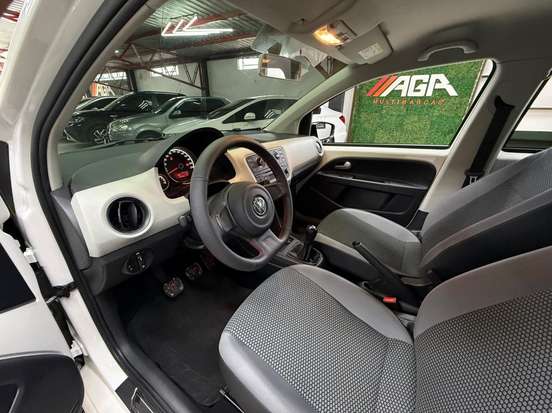 VOLKSWAGEN-UP-2016