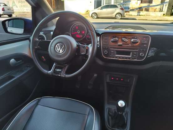 VOLKSWAGEN-UP-2017