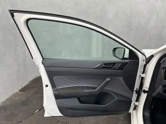 VOLKSWAGEN-VIRTUS-2025