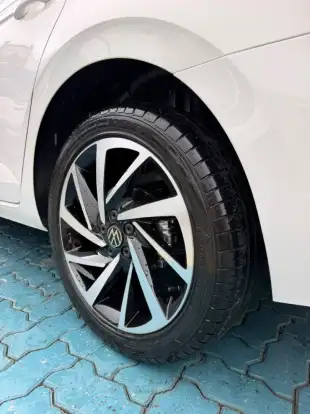 VOLKSWAGEN-VIRTUS-2018