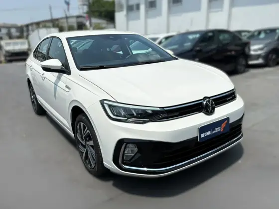 VOLKSWAGEN VIRTUS 1.0 200 TSI HIGHLINE AUTOMÁTICO