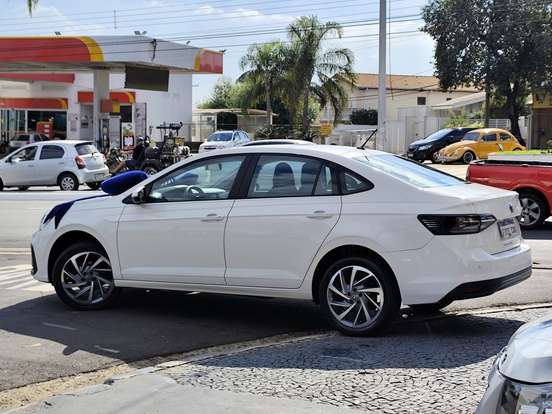 VOLKSWAGEN-VIRTUS-2023