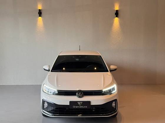 VOLKSWAGEN VIRTUS 1.0 200 TSI HIGHLINE AUTOMÁTICO