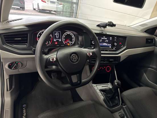 VOLKSWAGEN-VIRTUS-2018