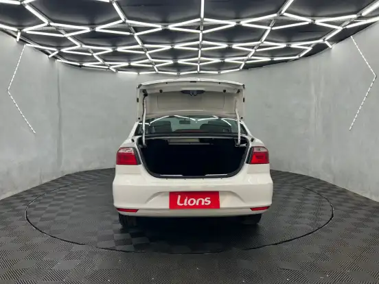 VOLKSWAGEN-VOYAGE-2021