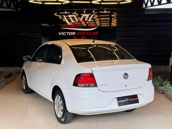 VOLKSWAGEN-VOYAGE-2012