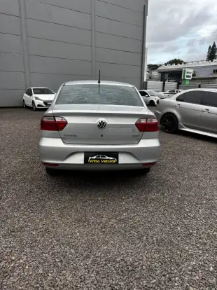 VOLKSWAGEN-VOYAGE-2016