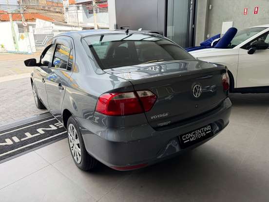 VOLKSWAGEN-VOYAGE-2022