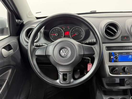 VOLKSWAGEN-VOYAGE-2014