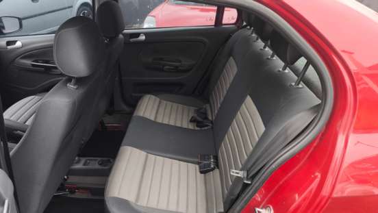 VOLKSWAGEN-VOYAGE-2012