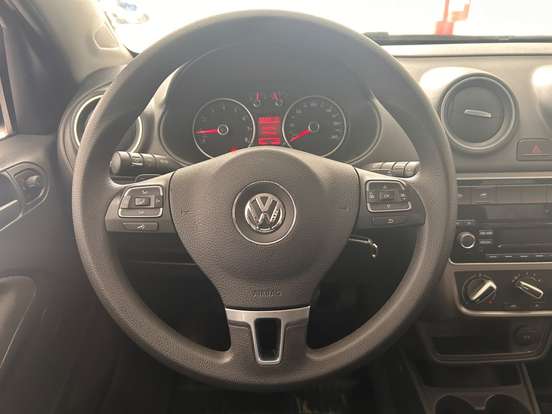 VOLKSWAGEN-VOYAGE-2013