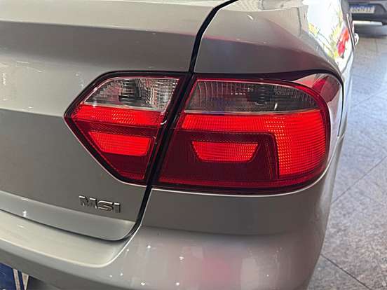 VOLKSWAGEN-VOYAGE-2015