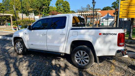 VOLKSWAGEN-AMAROK-2016