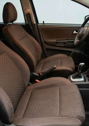 VOLKSWAGEN-CROSSFOX-2012