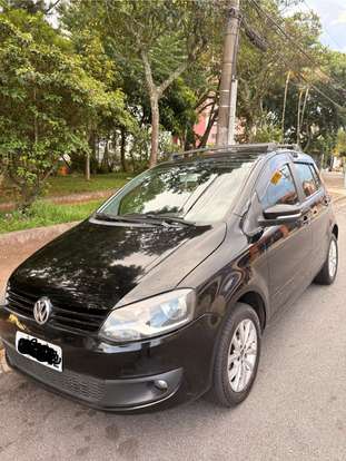 VOLKSWAGEN-FOX-2014