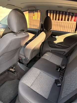 VOLKSWAGEN-FOX-2014